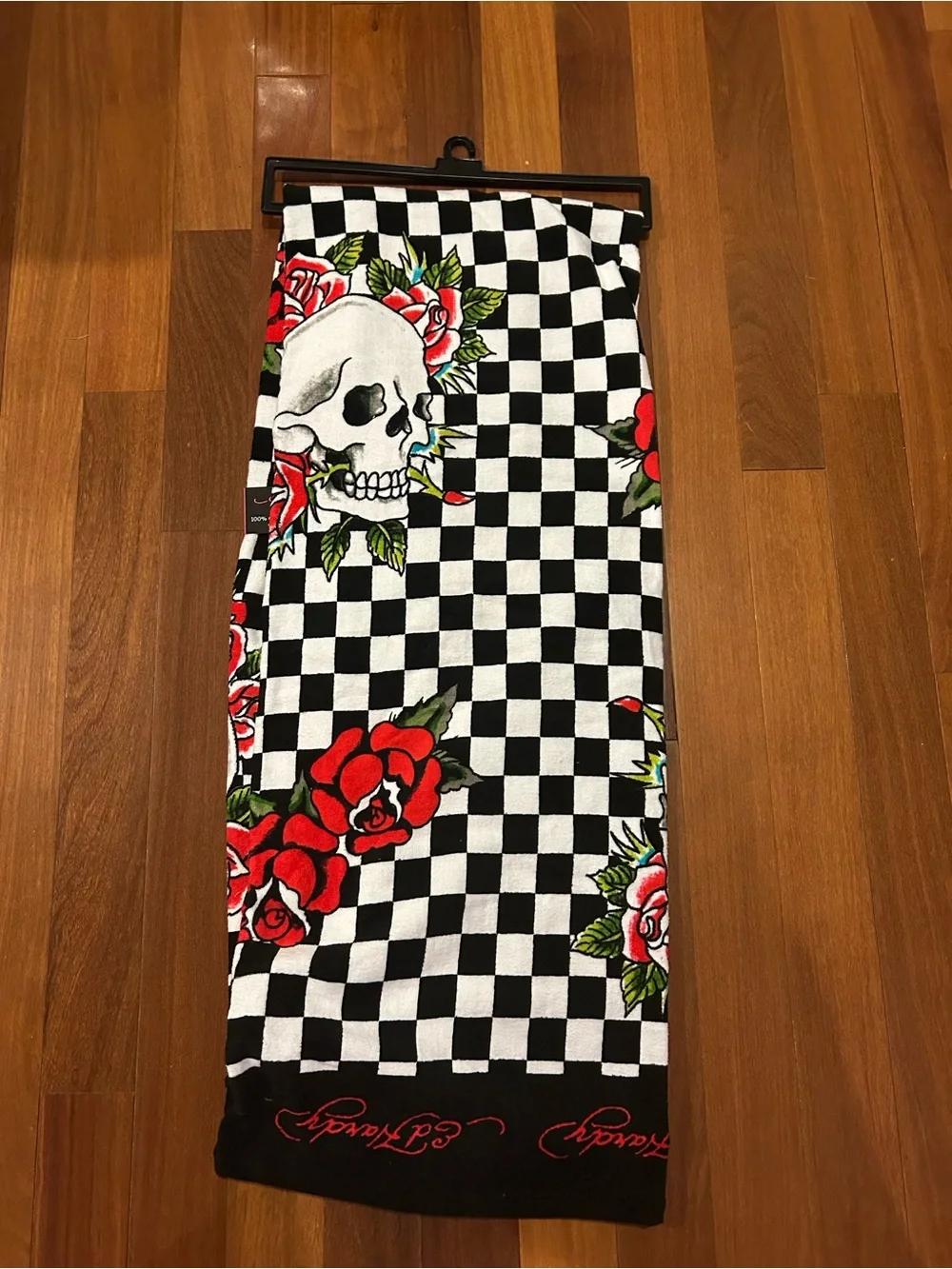 Ed Hardy 100% Cotton Beach Towel 36 in x 68 in NWT